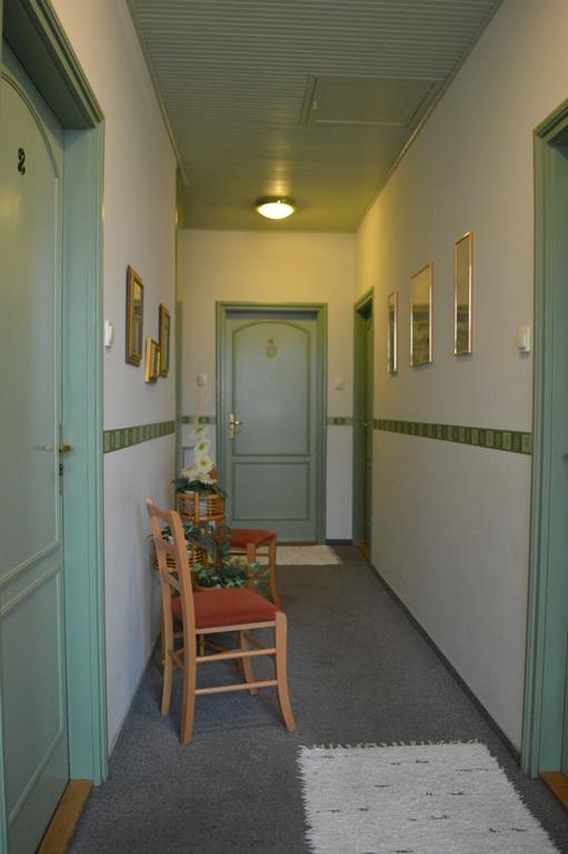 Muskatli Panzio Bed & Breakfast Gyor Exterior photo