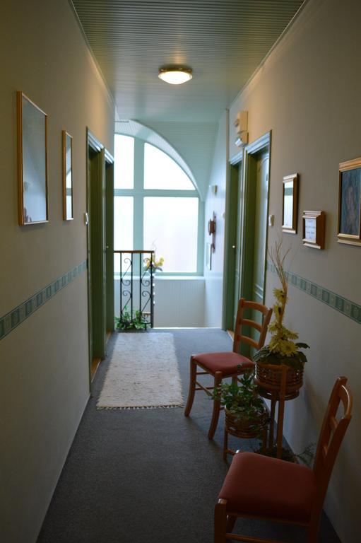 Muskatli Panzio Bed & Breakfast Gyor Exterior photo