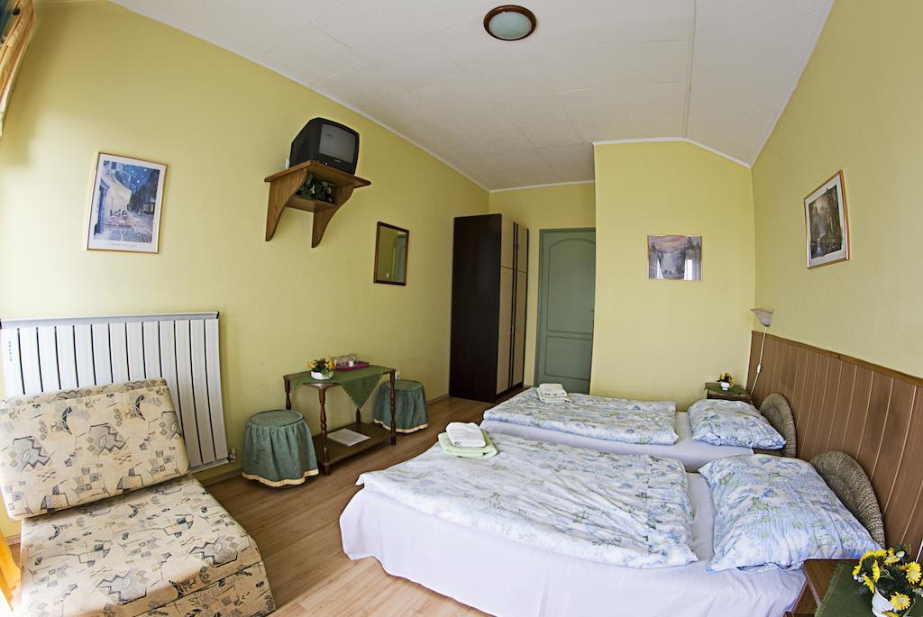 Muskatli Panzio Bed & Breakfast Gyor Room photo