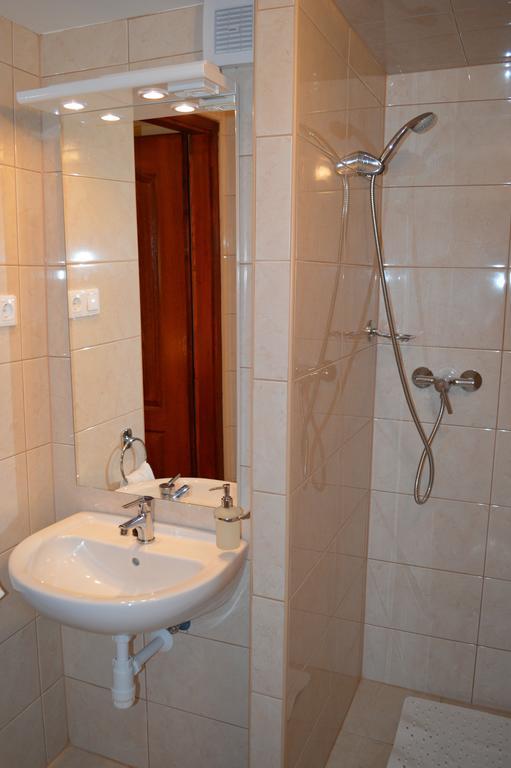 Muskatli Panzio Bed & Breakfast Gyor Room photo
