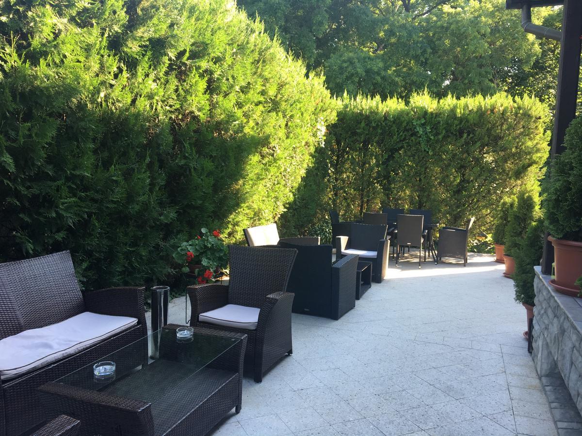 Muskatli Panzio Bed & Breakfast Gyor Exterior photo