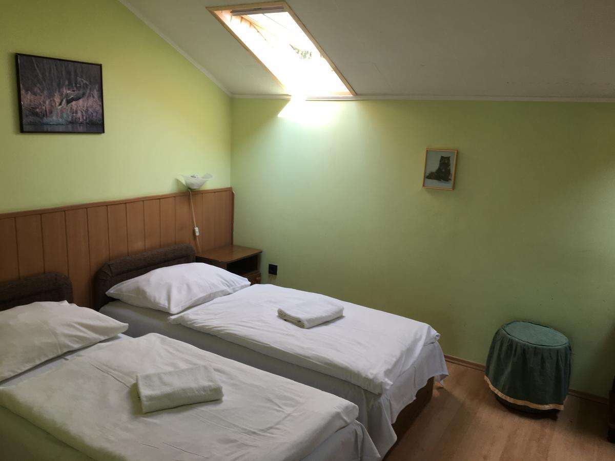 Muskatli Panzio Bed & Breakfast Gyor Exterior photo