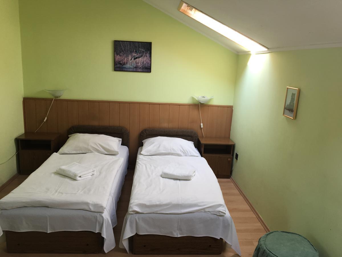Muskatli Panzio Bed & Breakfast Gyor Exterior photo