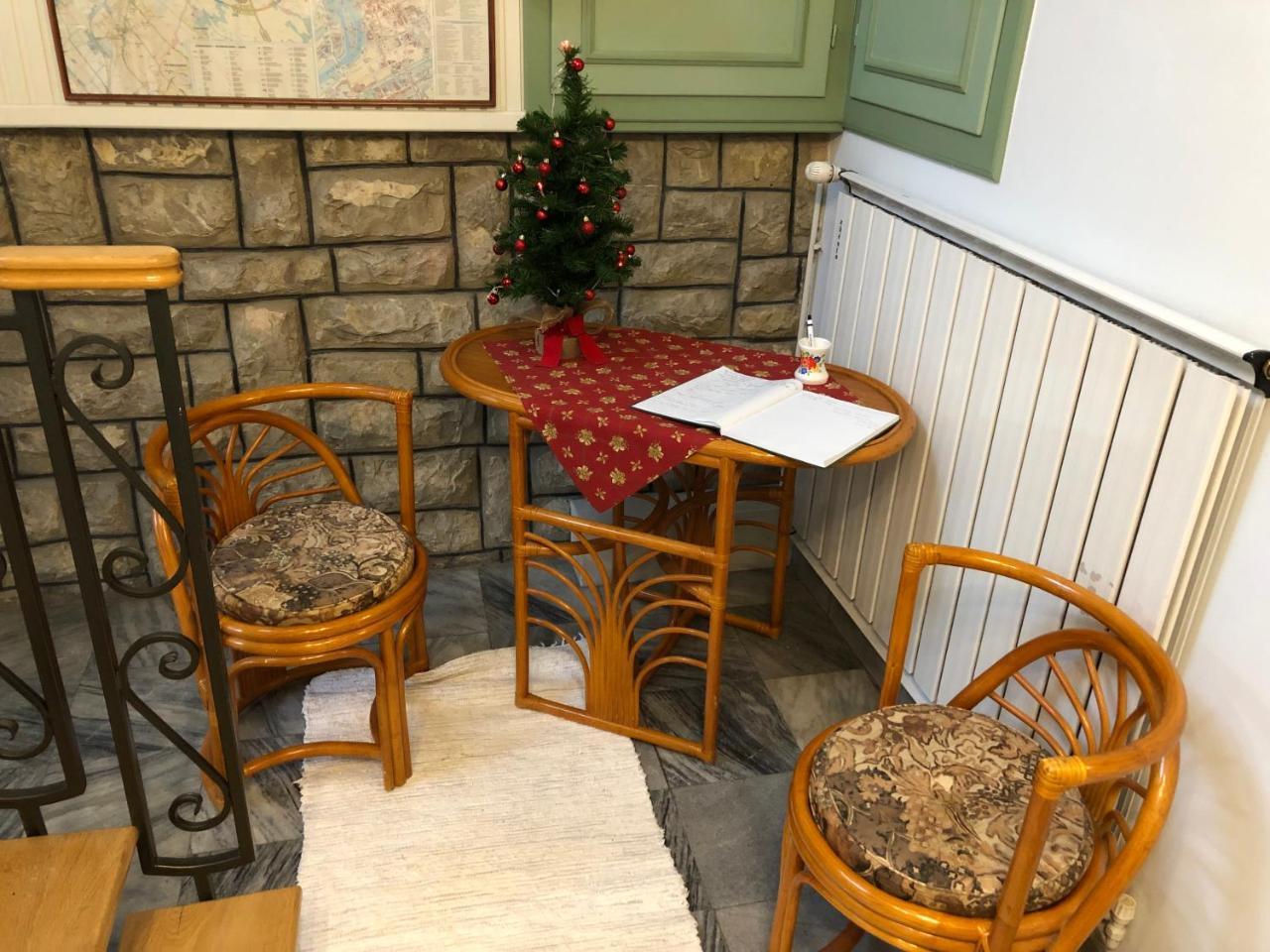 Muskatli Panzio Bed & Breakfast Gyor Exterior photo